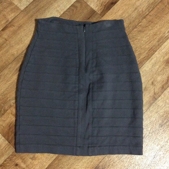 Express Skirt ✨ - Picture 5 of 5